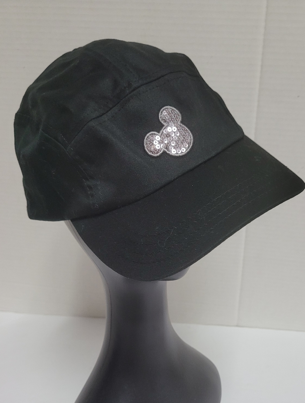 Disney Adult Baseball Cap - Ladies Hat - Sequin Mickey Icon Black Badeball Cap